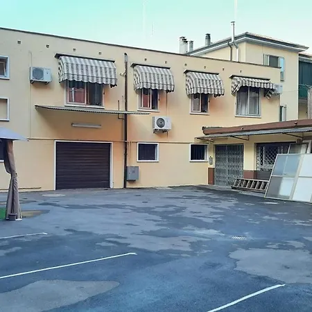 Casa Pinoy בית אירוח *